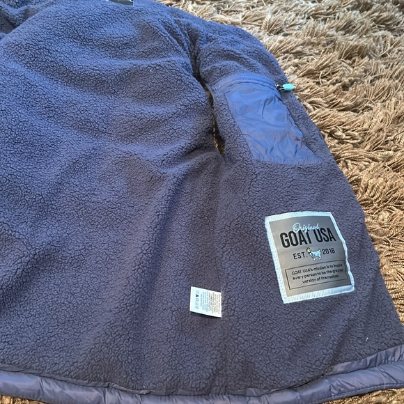 BNWT GOAT USA fleece vest Youth Medium - Picture 2 of 3